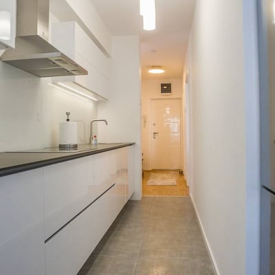 Miete einer geräumigen 2-Zimmer-Wohnung, 78 m², Vračar, Belgrad, Serbien
